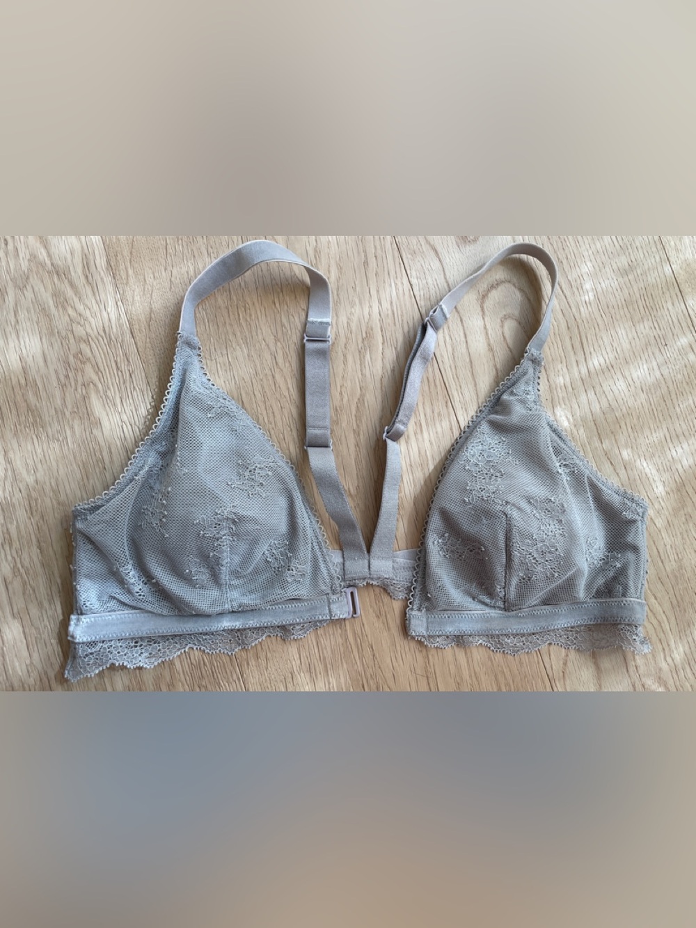 Victoria Secrets Lace front closure bralette